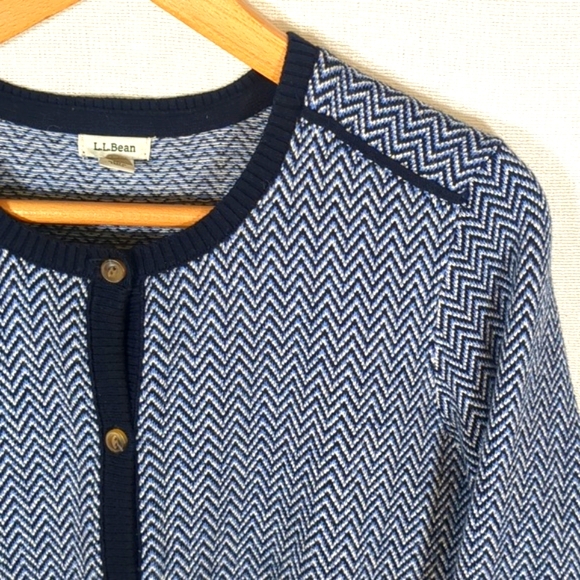 L.L. Bean Cashmere Cotton Blend Chevron Blue & White Cardigan Sweater Size Large - Picture 3 of 11
